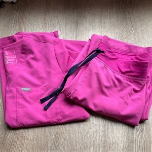 Figs pink color size small too and bottom